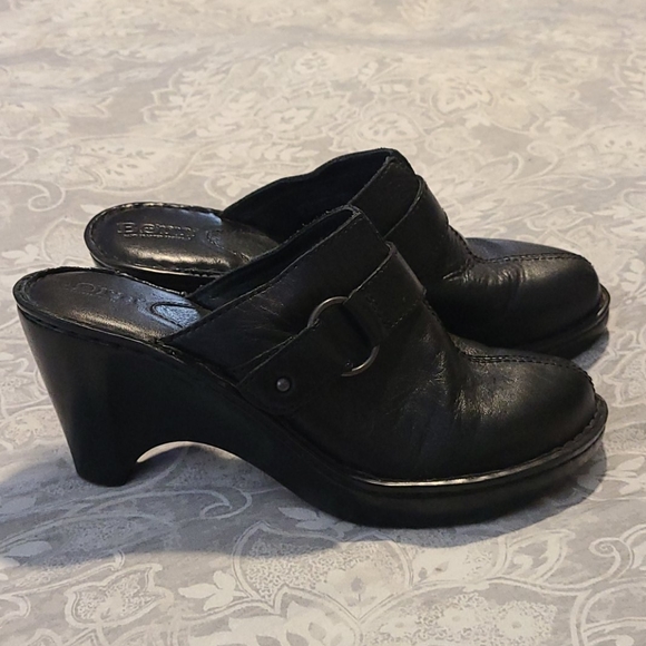 CLEARANCE /Make an offer! Born Mule Wedges sz 9 - Picture 1 of 7